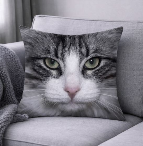 Kussenhoes kattenkop close-up print 45x45 cm | Kussenhoezenwinkel